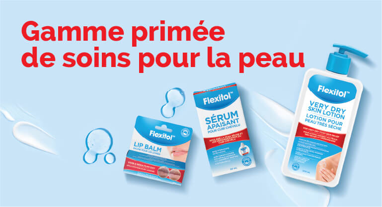 Produits de soins Flexitol primés, incluant baume à lèvres, sérum apaisant pour cuir chevelu et lotion pour peau très sèche, sur fond bleu pâle avec le texte « Gamme primée de soins pour la peau ».