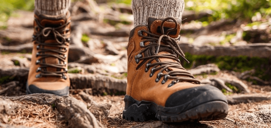how to keep your feet fresh on long walks (and what to pack in your kit) 2